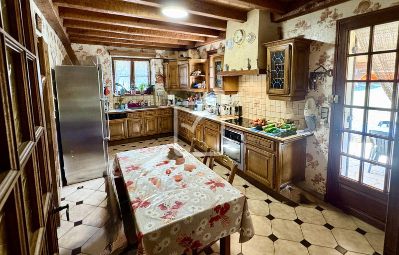 Maison - 180 m² - 7 pièces