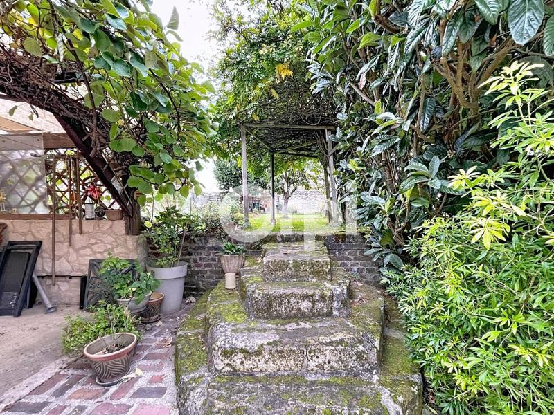 Maison - 121 m² - 6 pièces