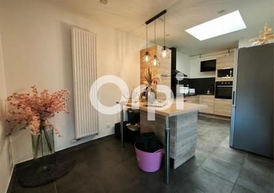 Maison - 93 m² - 4 pièces