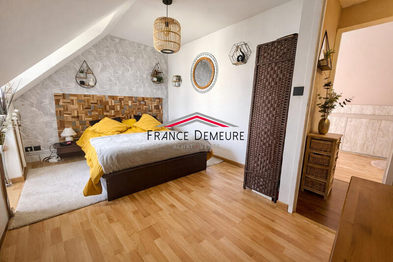 Maison - 107 m² - 5 pièces