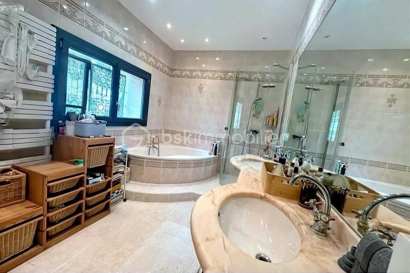 Maison en pierre - 148 m² - 6 pièces