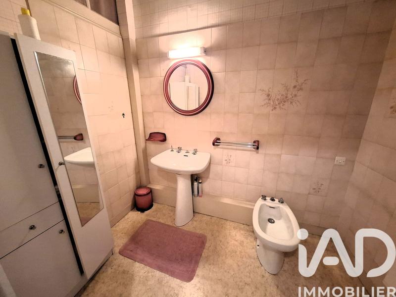 Maison - 221 m² - 12 pièces