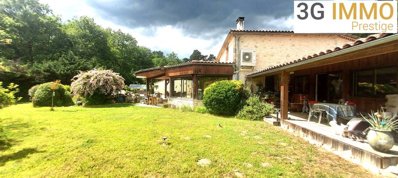 Villa - 479 m² - 15 pièces