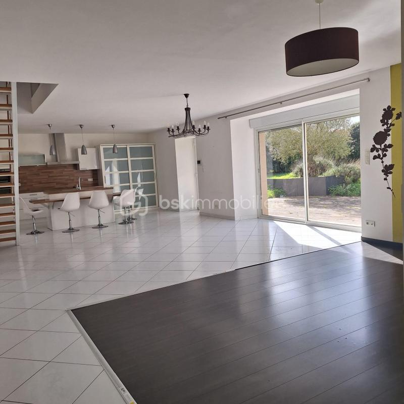 Maison en pierre - 159 m² - 6 pièces