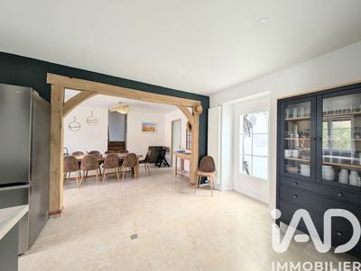 Maison - 370 m² - 6 pièces