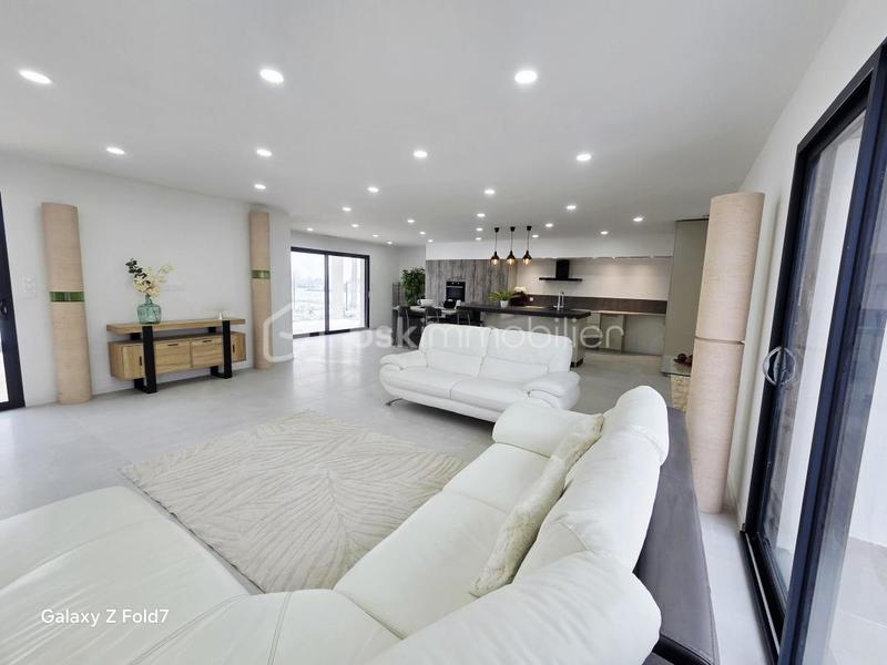 Maison - 166 m² - 5 pièces