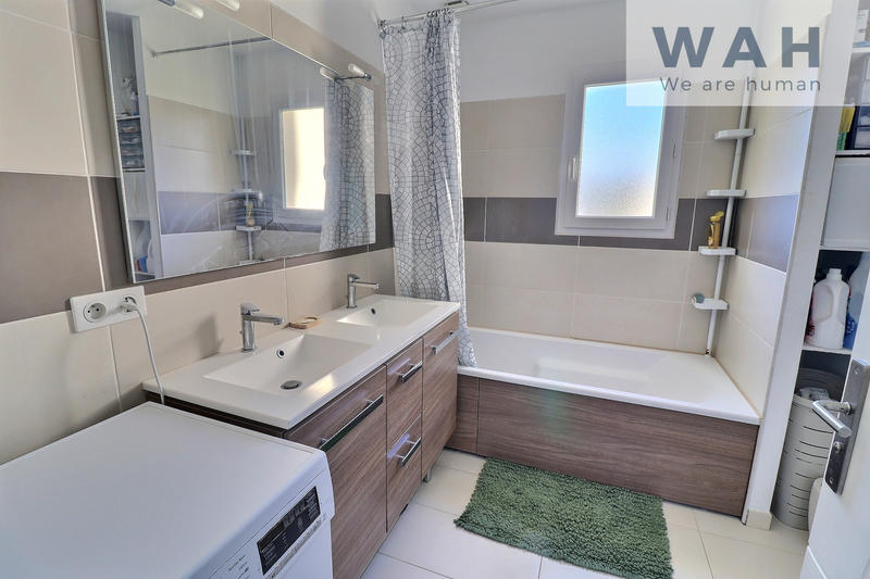 Maison - 98 m² - 4 pièces