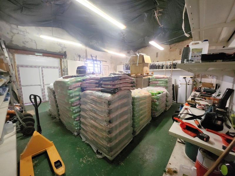 Local commercial - 200 m² - 3 pièces