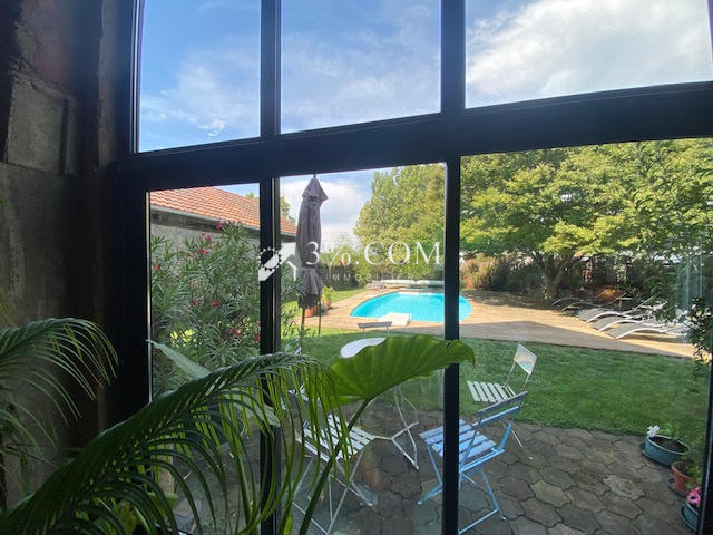 Propriété - 460 m² - 12 pièces