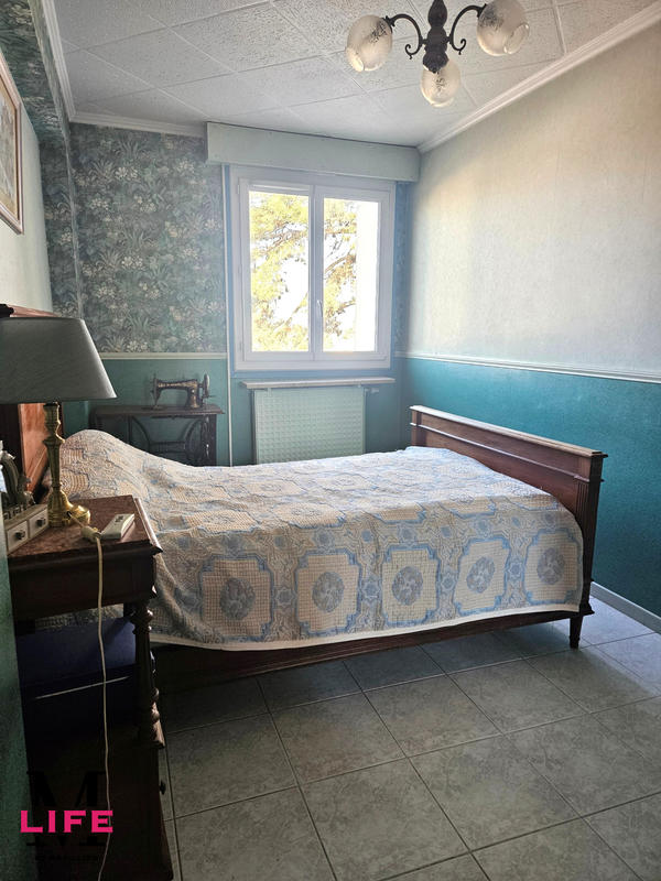 Appartement - 92 m² - 7 pièces