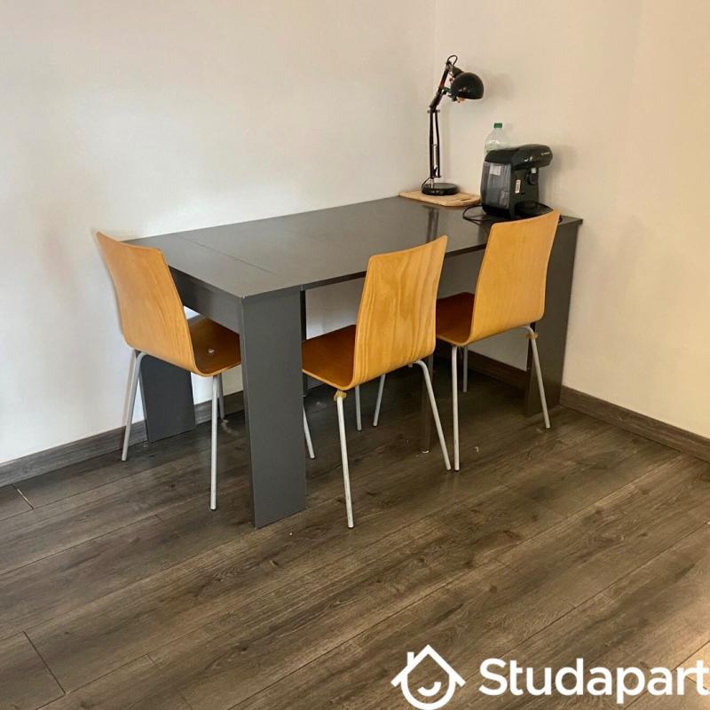 Chambre - 12 m² - 1 pièce