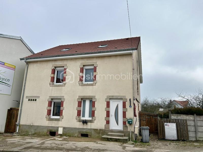 Maison - 200 m² - 4 pièces