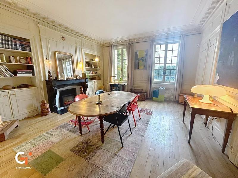 Propriété - 365 m² - 12 pièces