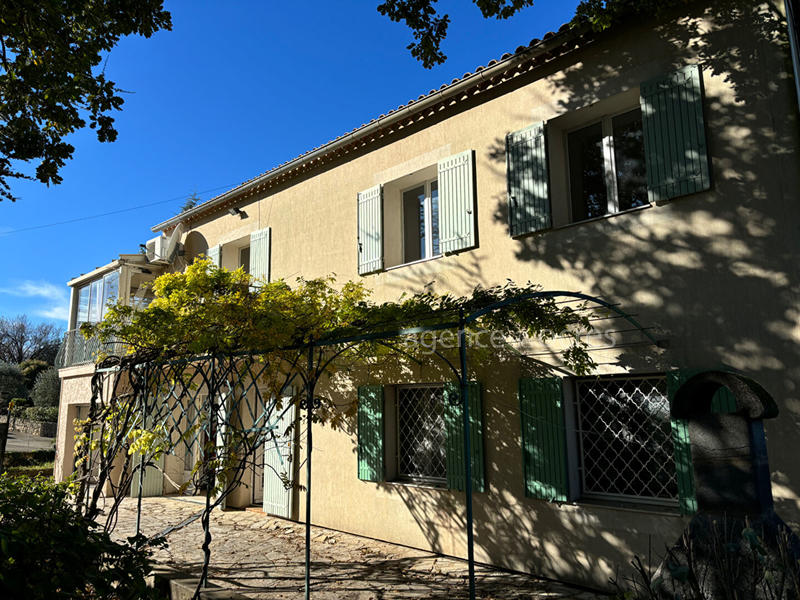 Maison - 174 m² - 9 pièces