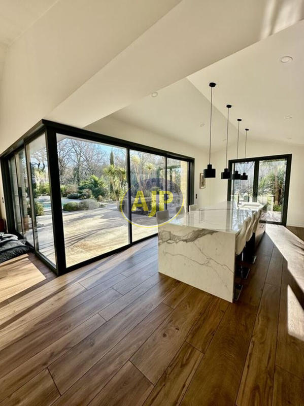 Maison d'architecte - 197 m² - 7 pièces