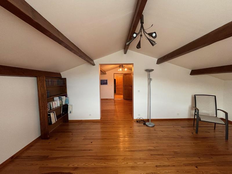 Maison - 236 m² - 5 pièces