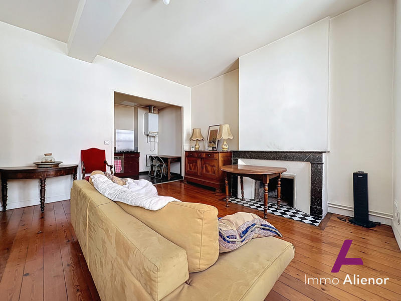 Appartement - 99 m² - 5 pièces