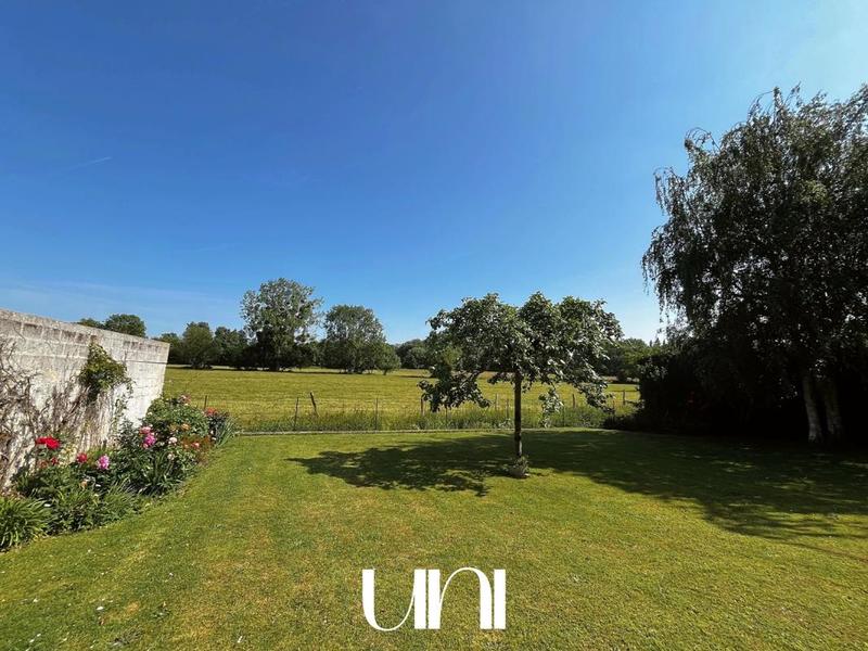 Maison - 270 m² - 8 pièces