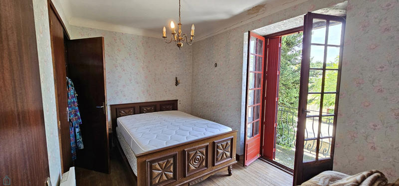 Maison - 200 m² - 6 pièces