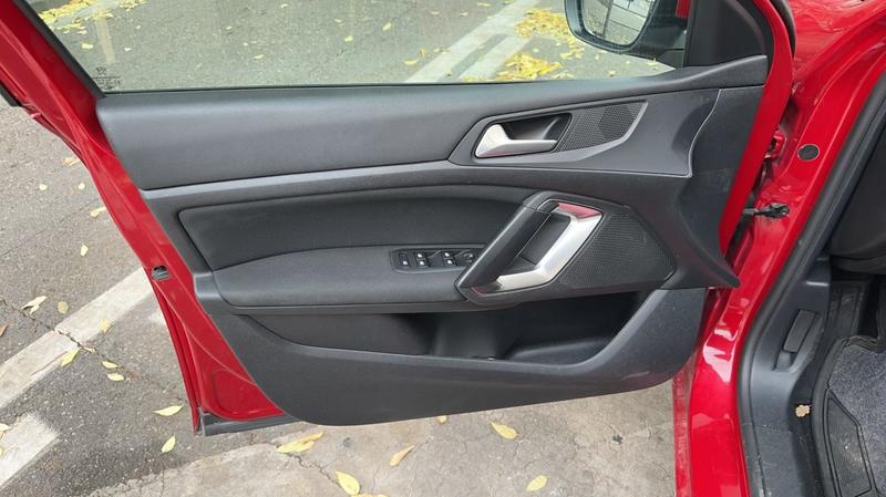 Peugeot 308 II 1.2 PureTech 130 Eat6 Allure - Première main Entretien constructeur