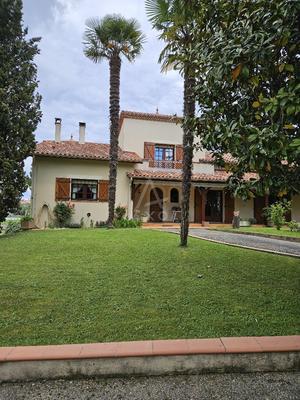 Maison - 200 m² - 5 pièces