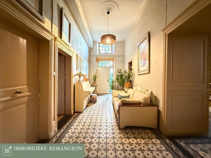 Maison de maîtres - 400 m² - 12 pièces