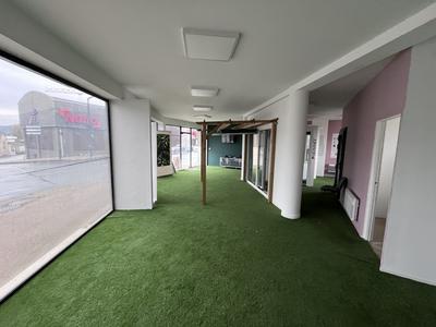 Local commercial - 128 m² - 3 pièces