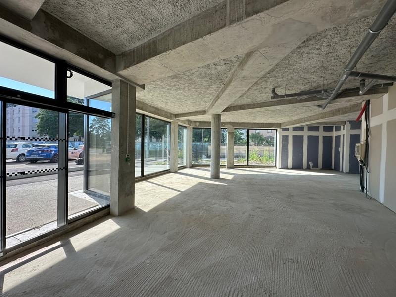 Local commercial - 197 m² - 1 pièce