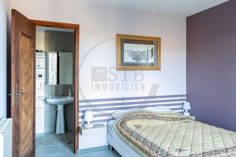 Propriété - 235 m² - 12 pièces