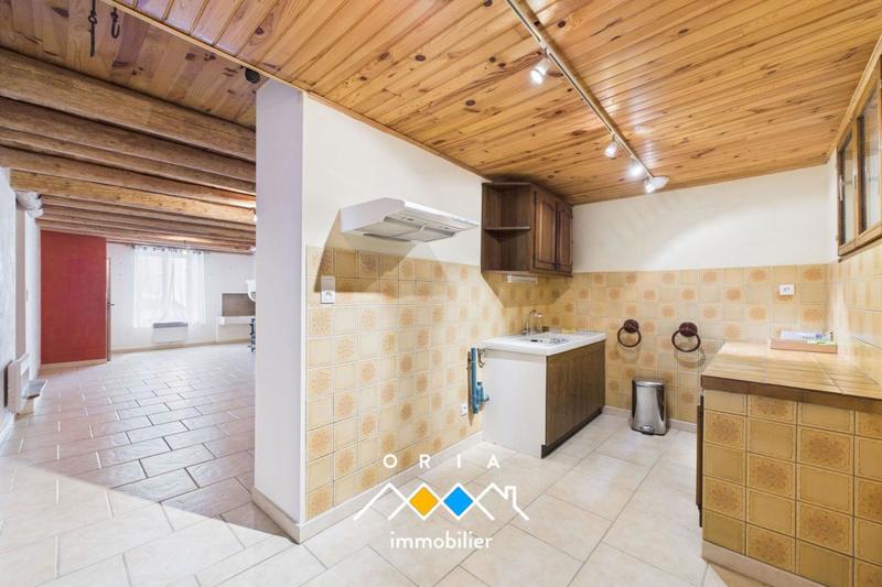 Maison - 235 m² - 10 pièces