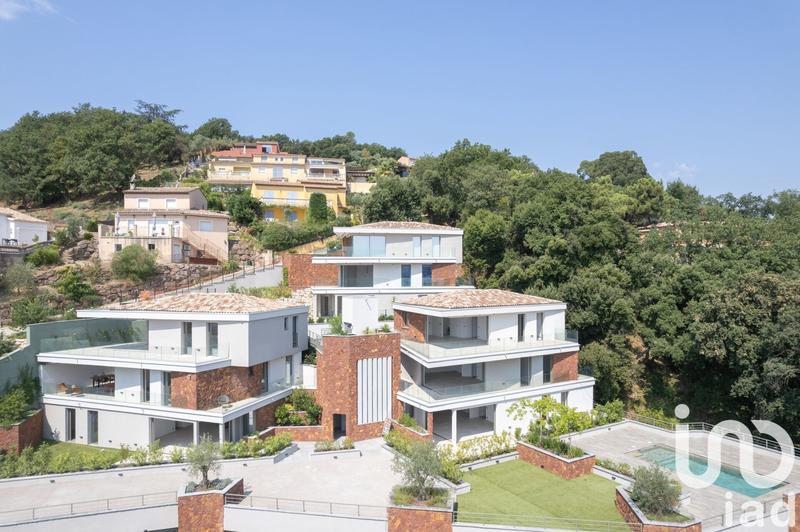 Appartement - 99 m² - 4 pièces