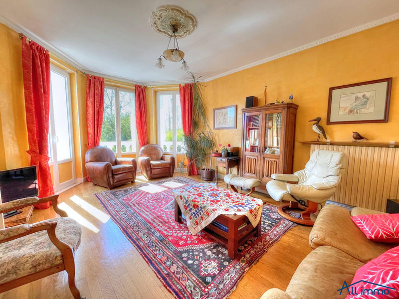 Maison ancienne - 197 m² - 8 pièces