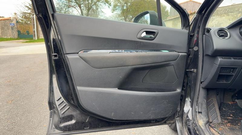 Peugeot 3008 1.6 BlueHDi 120 Eat6 Active