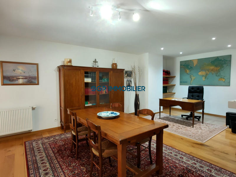 Maison - 340 m² - 8 pièces