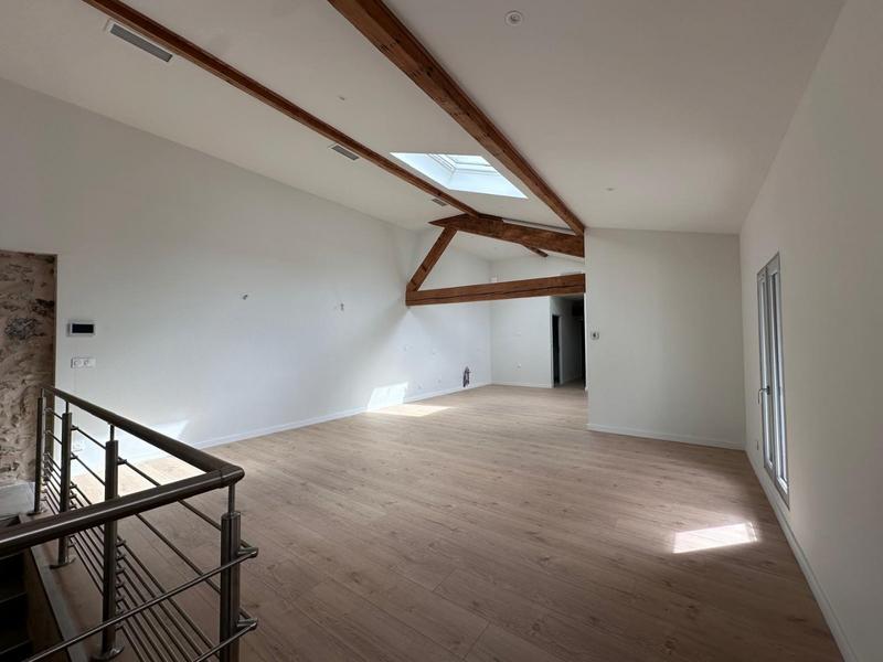 Appartement - 100 m² - 4 pièces