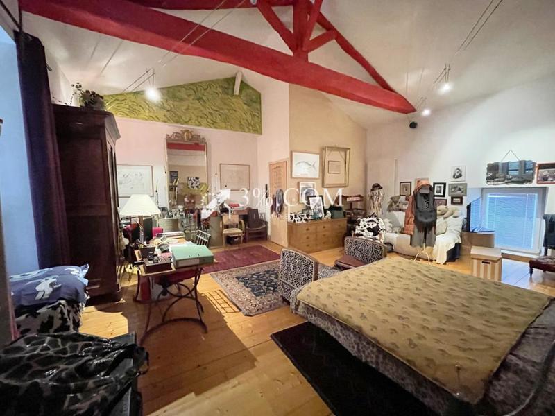 Maison - 235 m² - 6 pièces