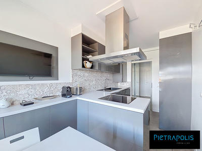 Appartement - 96 m² - 4 pièces