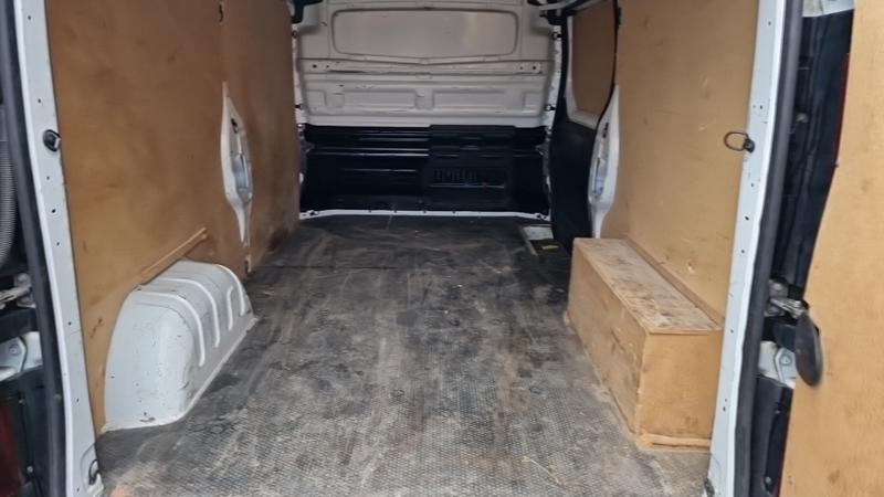 Renault Trafic Fourgon l2h1 3000 kg blue dci 130 grand confort