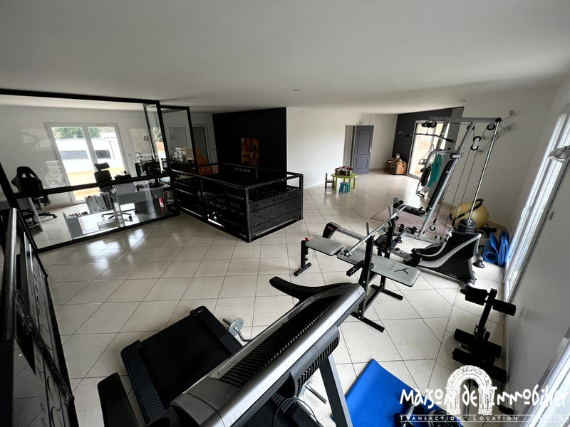 Maison - 321 m² - 10 pièces