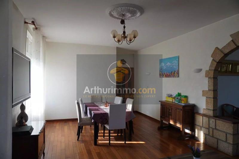 Maison - 225 m² - 12 pièces