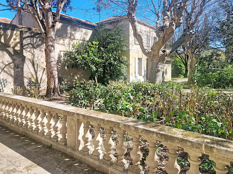 Demeure - 255 m² - 9 pièces