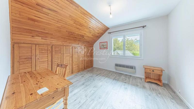 Maison - 253 m² - 7 pièces