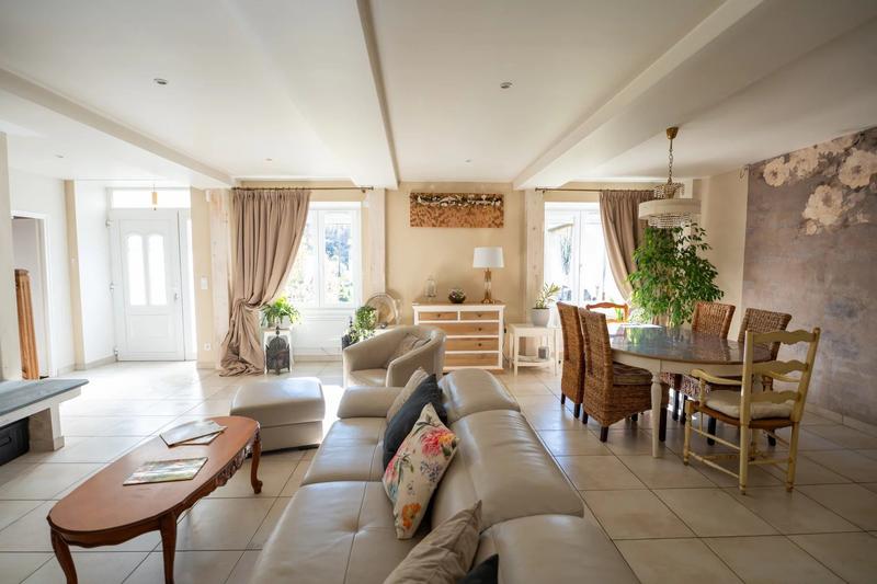 Maison - 185 m² - 5 pièces