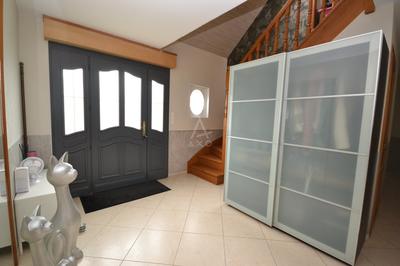 Maison - 235 m² - 10 pièces