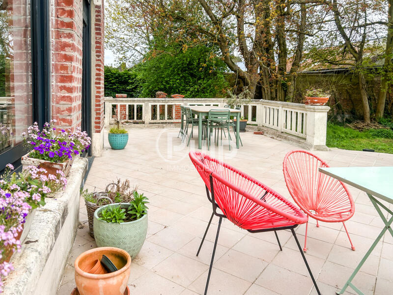 Maison - 433 m² - 12 pièces