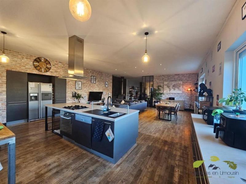 Maison - 180 m² - 7 pièces