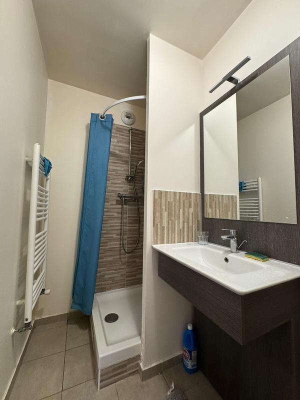 Appartement - 93 m² - 6 pièces