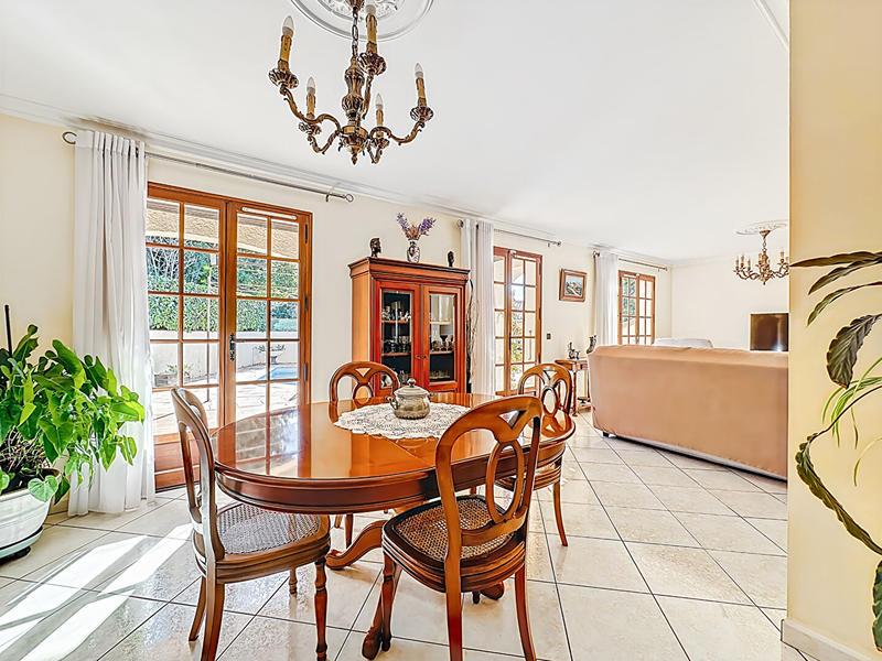 Maison - 111 m² - 5 pièces