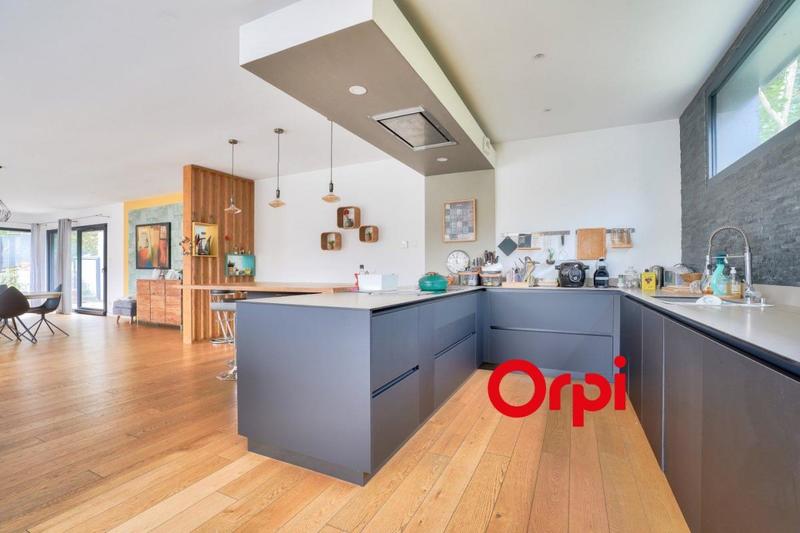 Maison - 319 m² - 6 pièces