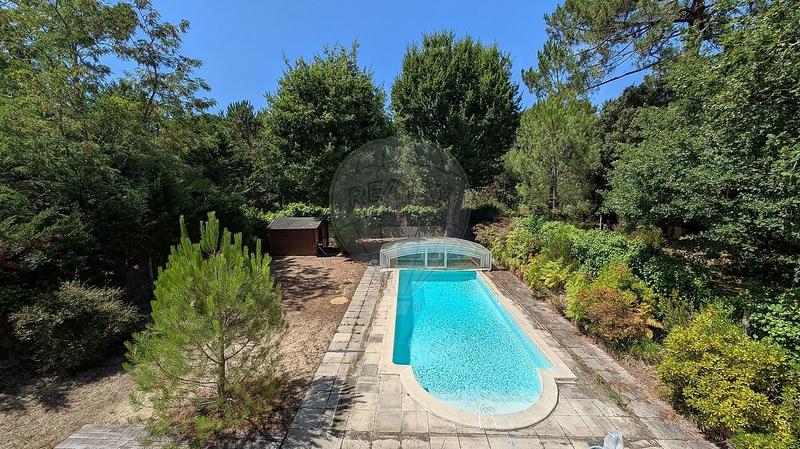 Maison - 111 m² - 5 pièces